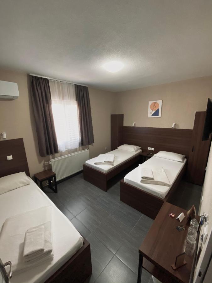 Hotel Djerdan Kraljevo Exteriör bild