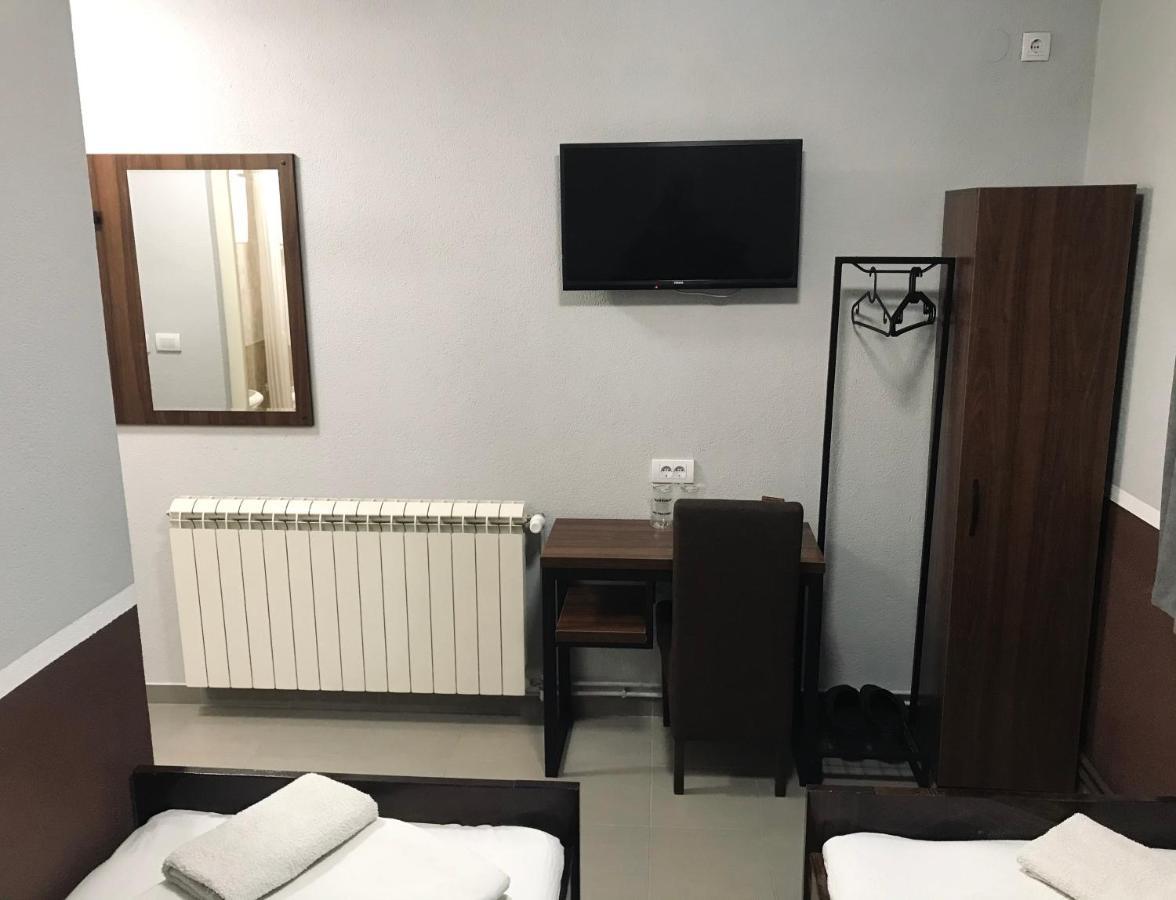 Hotel Djerdan Kraljevo Exteriör bild
