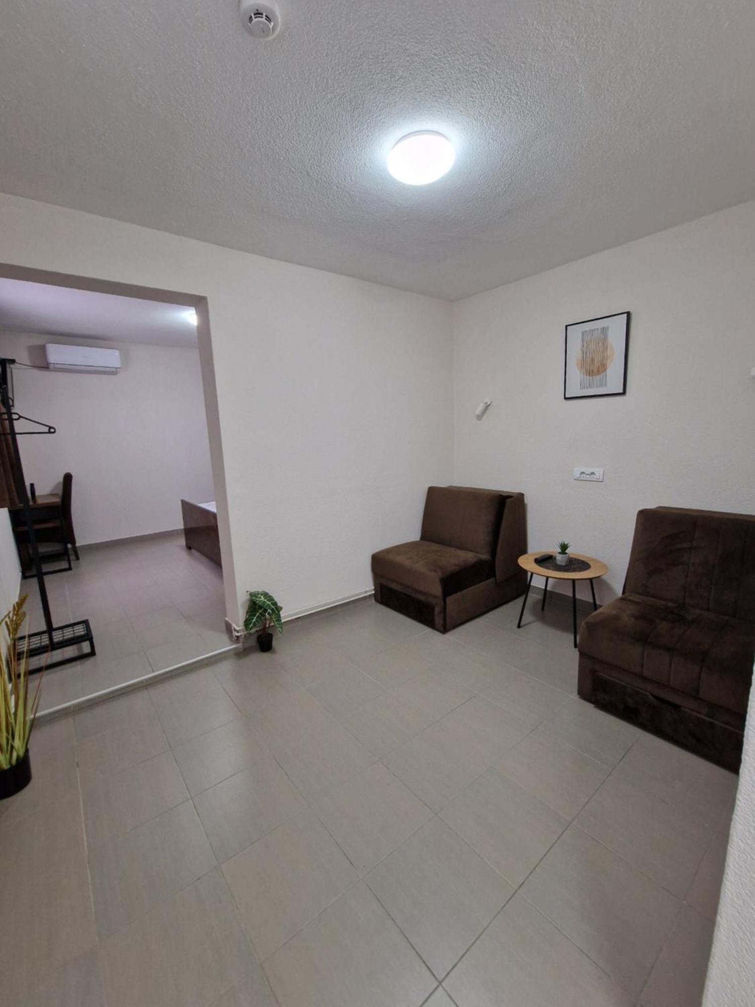 Hotel Djerdan Kraljevo Exteriör bild
