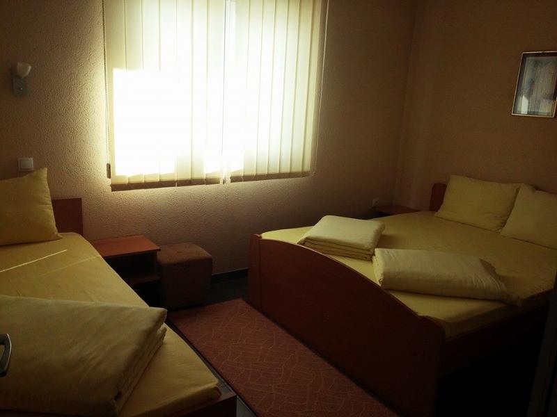 Hotel Djerdan Kraljevo Exteriör bild